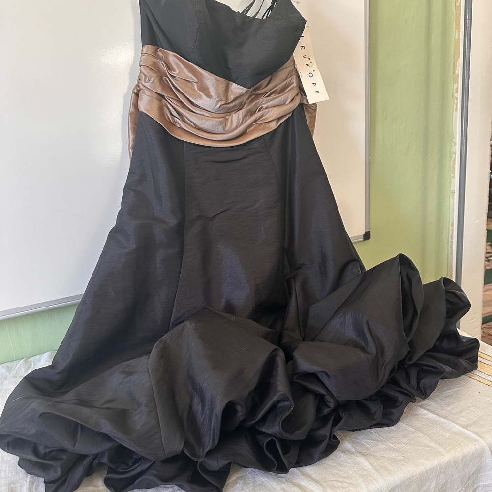 Bill Levkoff Black and Tan Ruffled Tiered Gown